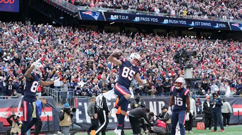 Photos: Patriots vs. Browns Week 10