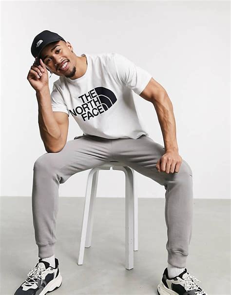 Sportswear for Men | Sports Clothing & Activewear | ASOS | Sporty ...