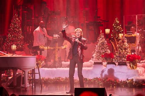 Barry Manilow on What Viewers Can Expect from NBC Holiday Special