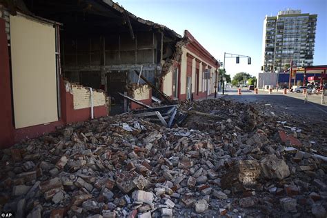 Powerful 6.4-magnitude earthquake strikes off Puerto Rico, kills at ...