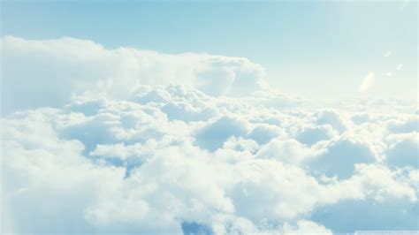 Serene Sky: HD Wallpaper of Nature's Cloud Canvas