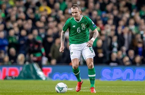 Glenn Whelan signs for Hearts as Ireland midfield prepares for new challenge in Scotland