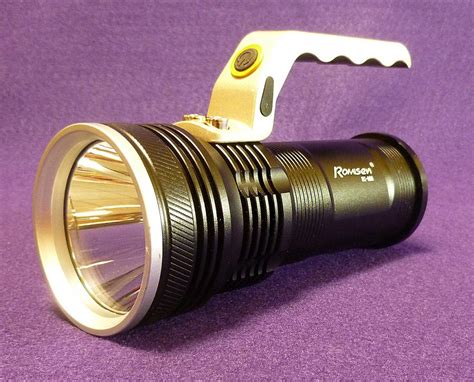 Lifestyle 800 Lumens Cree LED flashlight review - The Gadgeteer