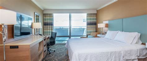 Hampton Inn and Suites Vancouver Downtown Stadium Hotel