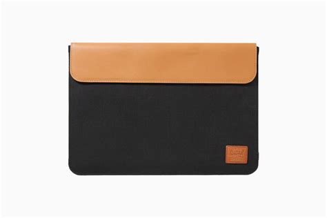 17 Best Laptop Cases And Sleeves (Reviews)