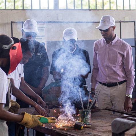 Mbuji-Mayi : Visite des Jeunes entrepreneurs – FSPEEJ-RDC