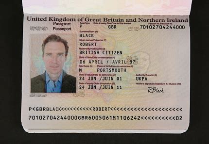 Justin Quayle (Ralph Fiennes) Fake British Passport | Prop Store ...