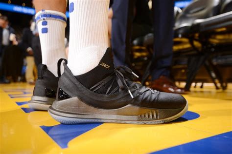 What Pros Wear: Steph Curry’s Under Armour Curry 5 Shoes - What Pros Wear