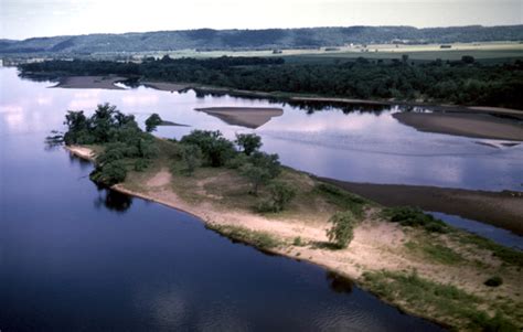 Lower Wisconsin River – Camping on Sandbars | Fox Wisconsin Heritage Parkway