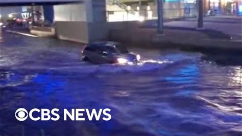 Las Vegas slammed with another major flash flood as vehicles thread ...