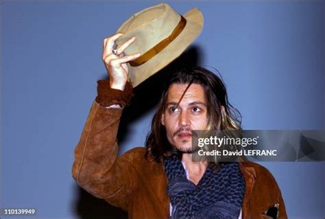 Johnny Depp Blow Photos and Premium High Res Pictures - Getty Images