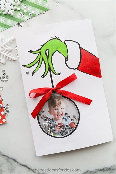 Grinch Card #activitemanuelleenfant Grinch Card Homemade | Christmas card ornaments, Diy ...