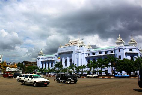 Building of Yangon City Hall, Yangon City Hall Pictures, Yangon City Hall Photos - Easy Tour China