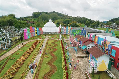 Flora Wisata Santerra De Laponte - Lokasi Dan Harga Tiket Taman Bunga Malang 2024