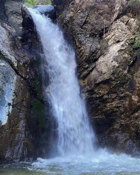 Guide To Explorer Hiking Trails with Waterfalls in Los Angeles