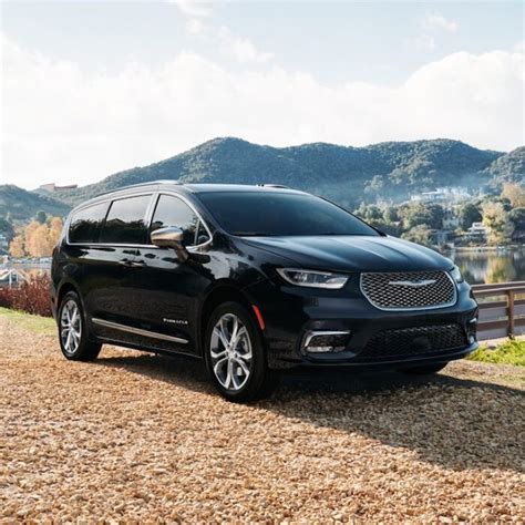 The Pacifica Place at Criswell Chrysler: 2021 Chrysler Pacifica