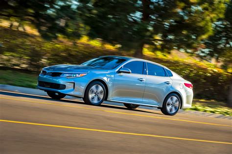 2017 Kia Optima Hybrid review: Kia slaps a new coat of paint (and then some) on its Optima ...