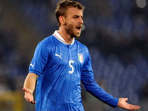 De Rossi: No problems if I have to play in defence for Italy against Spain | Goal.com