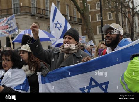 London, UK. 6th Feb, 2017. Pro-Israel supporters shout at pro-Palestine ...