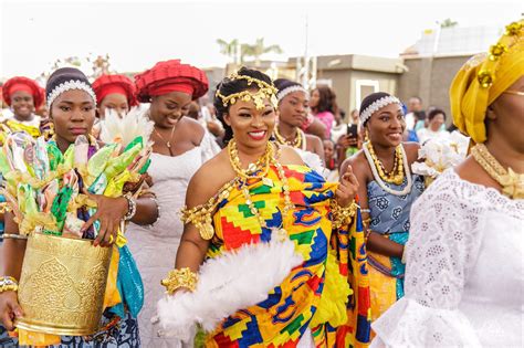 You need to See the Rich Culture of this Ghanaian Couple at their Trad ...