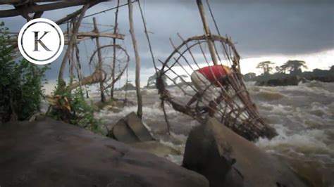 Kisangani Fishermen seen during a river cruise in the Congo - YouTube