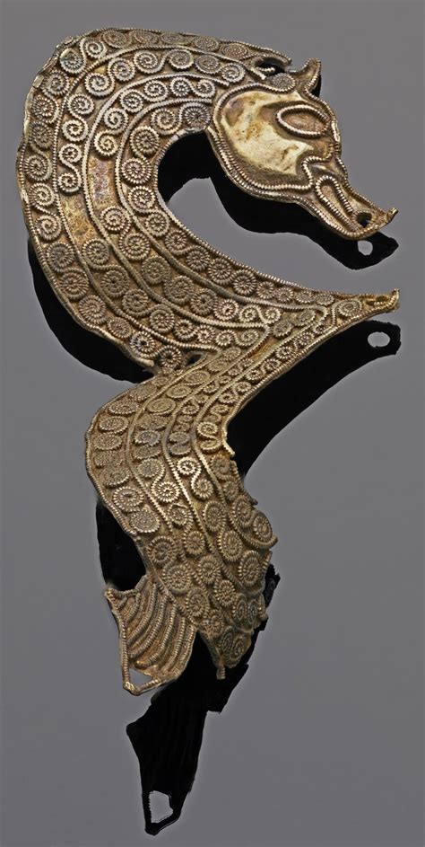 Gold seahorse mount from the Staffordshire Hoard, Anglo-Saxon. The ...