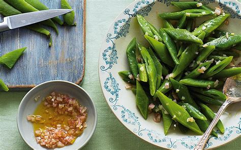 Shallots and runner beans salad | Bean salad, Easy salad dressing, Runner beans