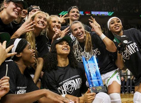 No. 3 Oregon Ducks women’s basketball cruises past Washington State, celebrates 3rd Pac-12 ...