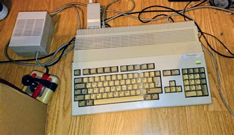 Amiga 500 plus, 1mb standard, komplett, funkar .. (343757531) ᐈ Köp på ...