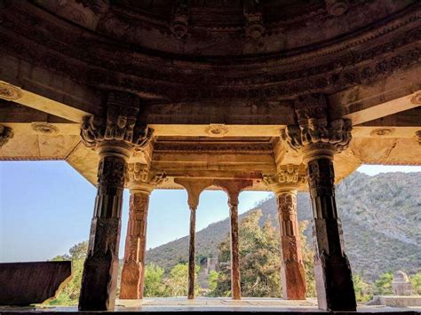 Bhangarh Fort 2023 Guide: The Most Haunted Place In India!