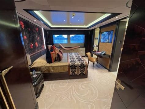 Shad Khan Yacht: The Kismet - Urban Splatter