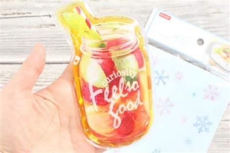 For carrying your lunch! Daiso's cute ice pack--sweets and fruits are ...