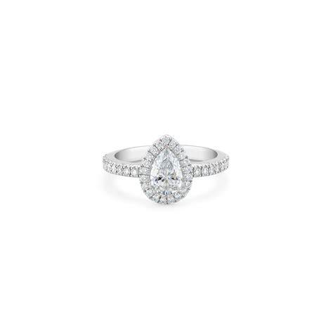 Aura Pear-Shaped Diamond Ring | De Beers CA