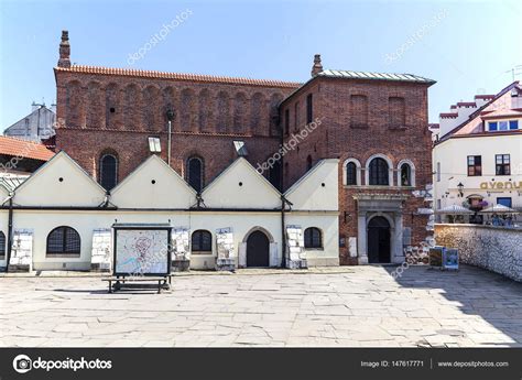 Old synagogue in jewish district of Krakow - Kazimierz ,Krakow, Poland – Stock Editorial Photo ...