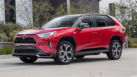 Toyota RAV4 Prime vs. RAV4 Hybrid: 5 Reasons to Splurge on the Prime ...