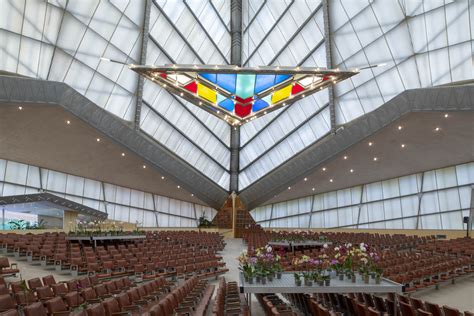 PRINT The interior of Beth Sholom Synagogue. Photo by Michael ...