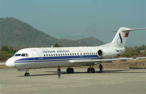 File:Vietnam Airlines Fokker 70.jpg - Wikimedia Commons