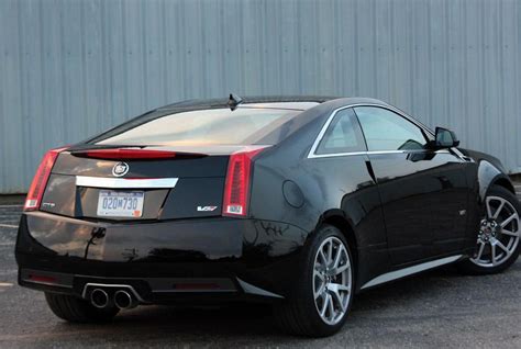 Cadillac CTS-V Coupe Photos and Specs. Photo: CTS-V Coupe Cadillac auto ...