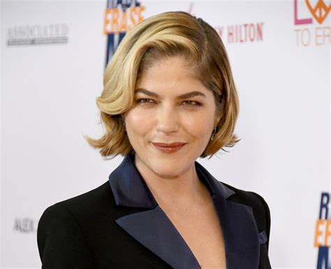 Who plays Tessa's mum Carol in After We Collided? – Selma Blair - After ...