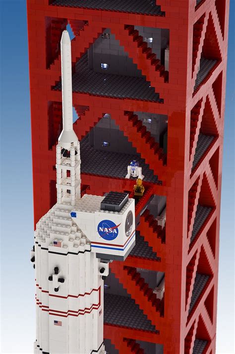 19ft LEGO Saturn V Rocket - ChurchMag