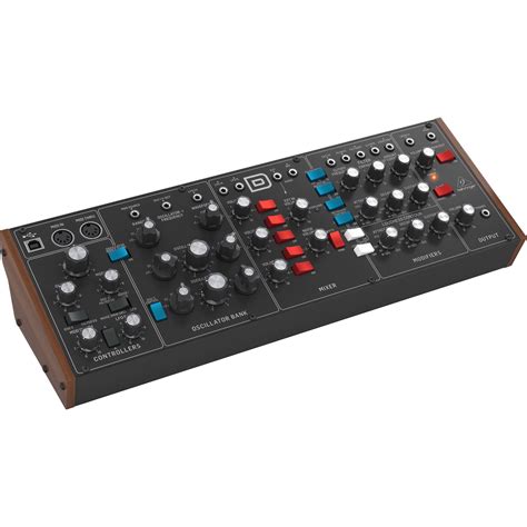 Behringer Model D Analog Synthesizer with Ladder-Style MODEL D