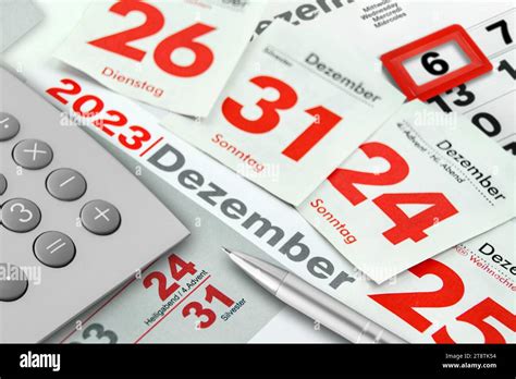 Deutscher Kalender und Feiertage im Dezember 2023 Weihnachten Silvester Advent Nikolaus mit ...