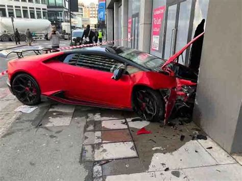 Arriba 77+ imagen lamborghini huracan accident - Abzlocal.mx