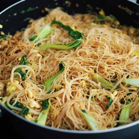 Quick & Easy Bihun Goreng Fried Vermicelli - Christie at Home