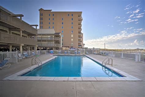 Oceanfront Condo w/ Private Boardwalk & Pools! - Gulf Shores, AL | Evolve