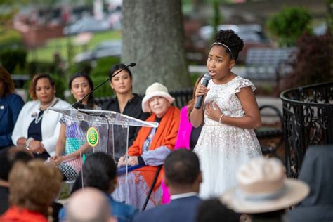 Monument to Coretta Scott King unveiled at The King Center - Rough ...