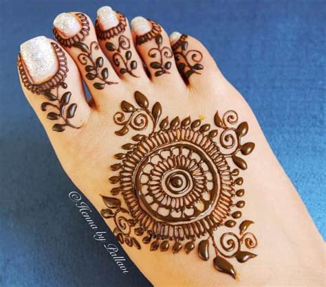 Very Simple Mehndi Designs For Feet