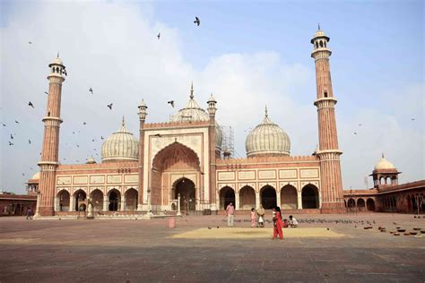 Top 10 Delhi Attractions and Places to Visit