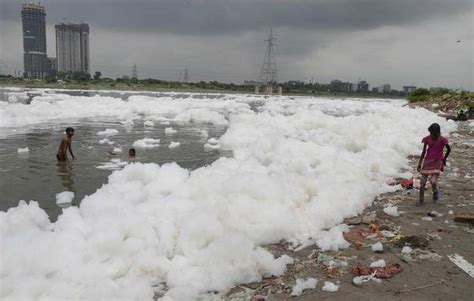 The severely polluted Yamuna River in India and its clean-up project ...