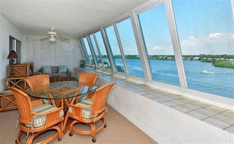 Peppertree Bay | Siesta Key Beachfront Vacation Rentals